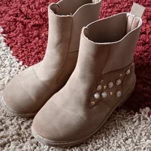 Tan boots